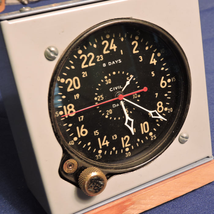 Aircraft Clock, 8-day Civil Date Indicator Aeronaval (CDIA) WWII