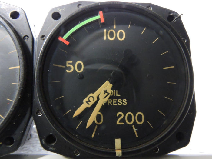 Oil Pressure Gauge Set, Dual Engine, for 4 Engine Aircraft, US Gauge Type B-9C