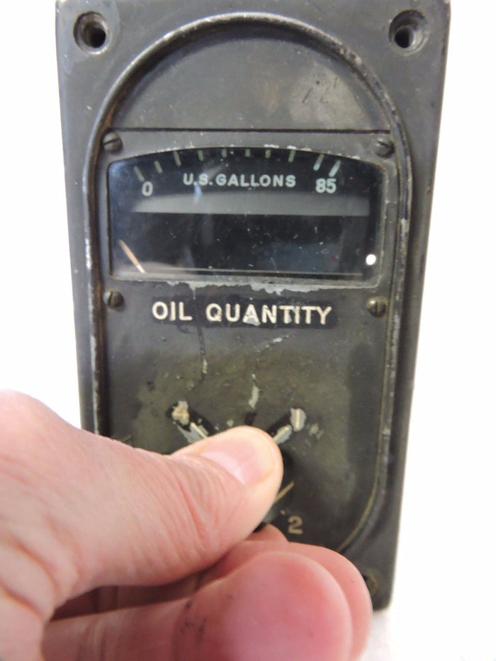 Oil Quantity Indicator, 4 Tank Selector, Liquidometer, EA-48-16 B-29