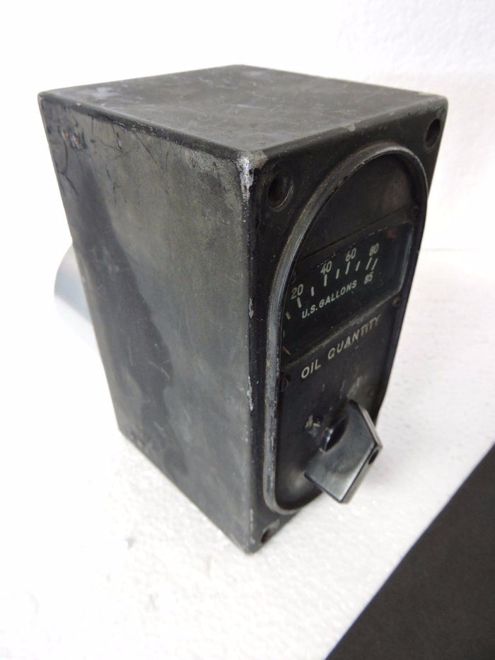 Oil Quantity Indicator, 4 Tank Selector, Liquidometer, EA-48-16 B-29