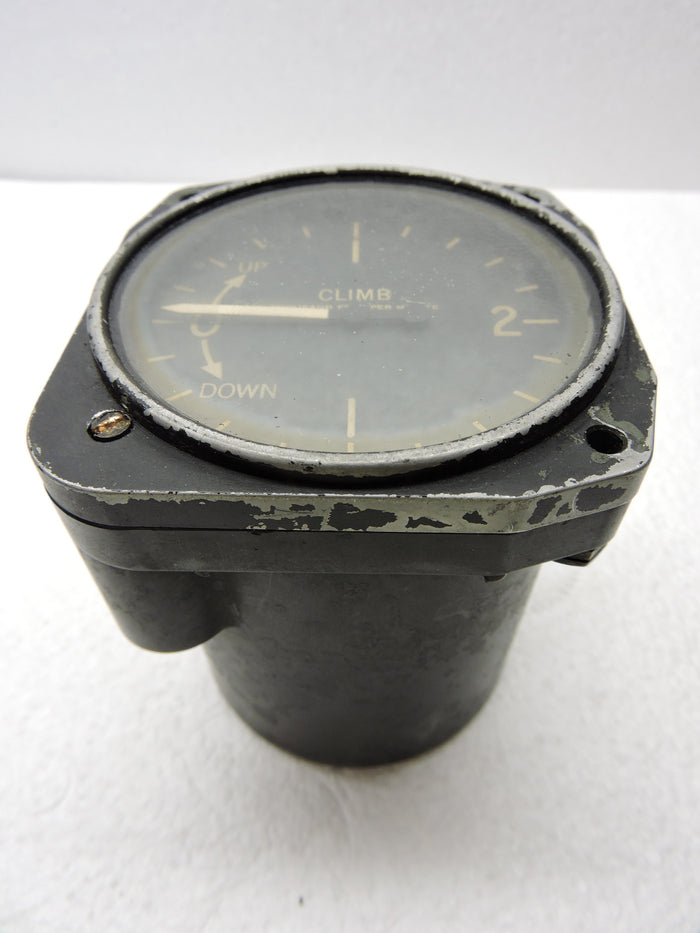Rate of Climb / Vertical Airspeed Indicator Pioneer 1625-1Q-C1