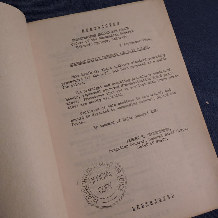 Standardization Handbook for B-17 Pilots, US Second Air Force 1944