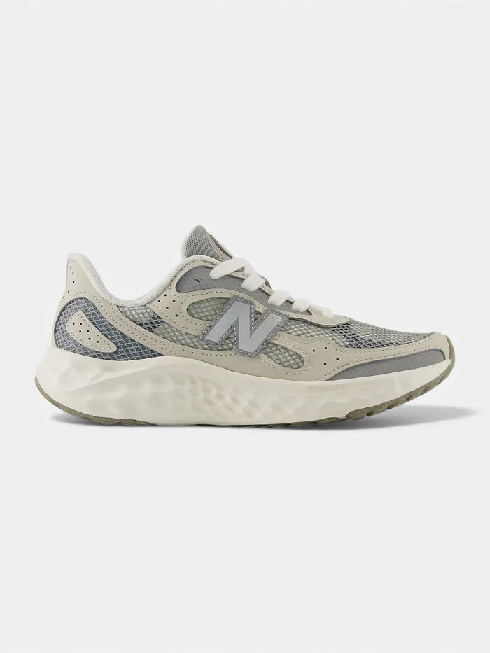 Zapatillas New Balance Mujer Fresh Foam Arishi Gris Crudo
